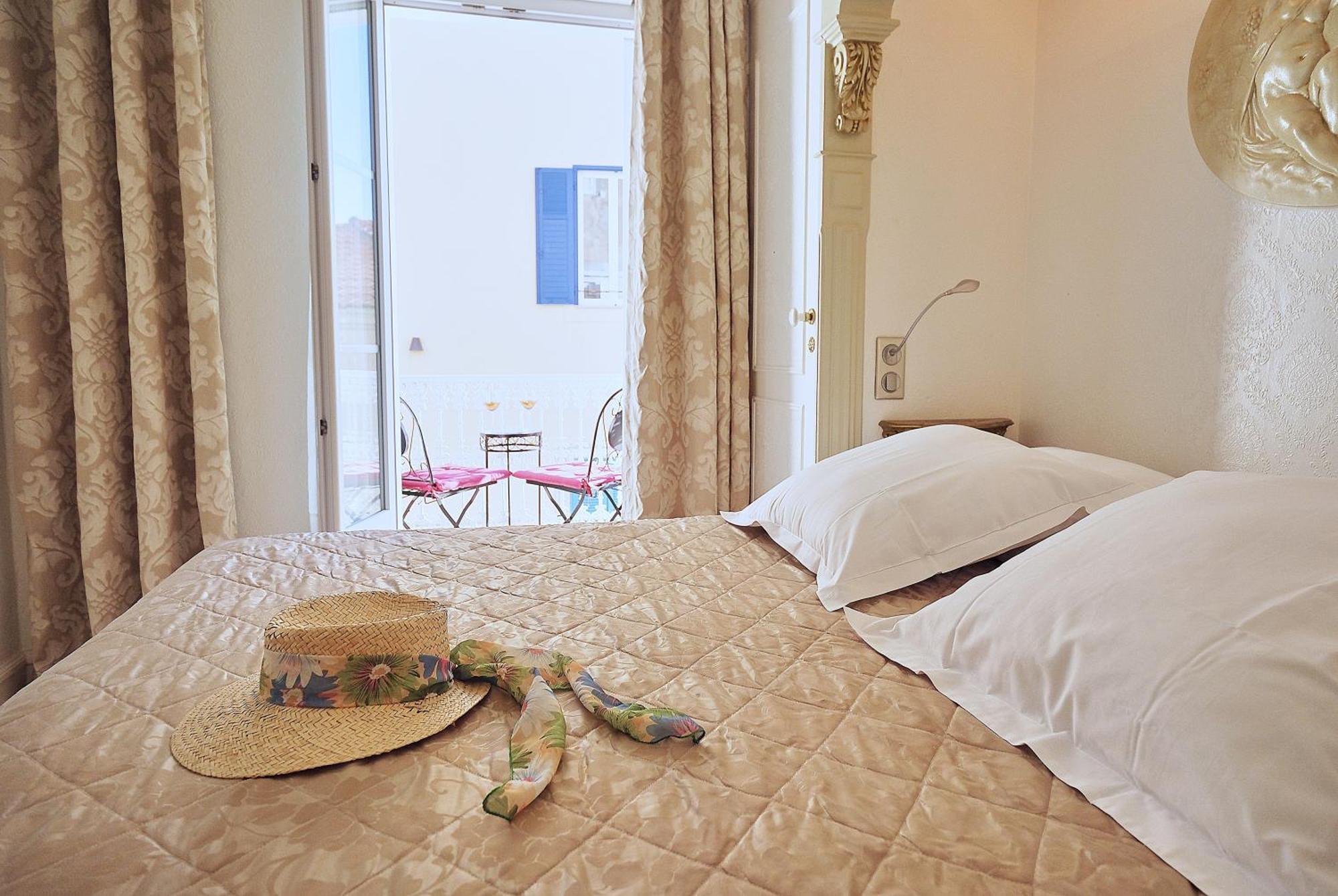Le Magnolia Hotel Calvi  Exterior photo