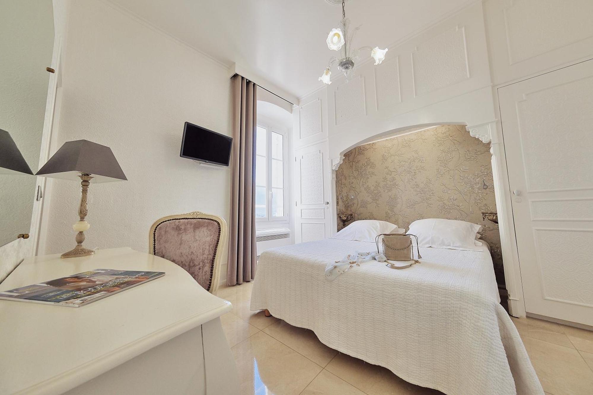 Le Magnolia Hotel Calvi  Exterior photo