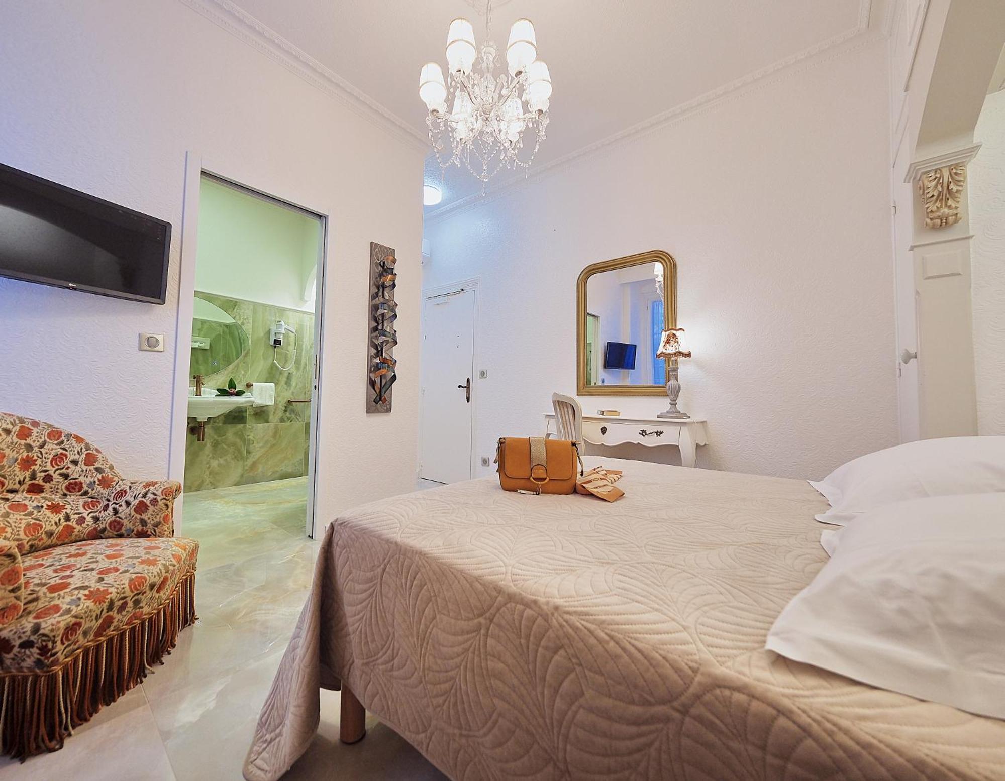 Le Magnolia Hotel Calvi  Exterior photo